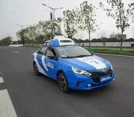 巨头纷纷布局，抢占无人驾驶制高点