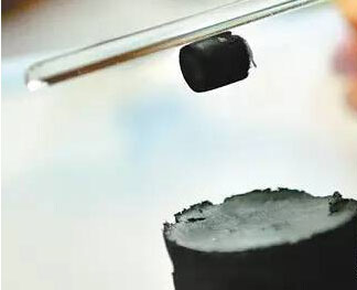 人民日报：电动汽车充电只须3分钟的石墨烯材料