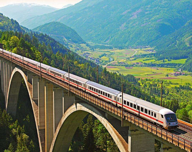 铁路混改的空间巨大，改革力度空前，改革正当时